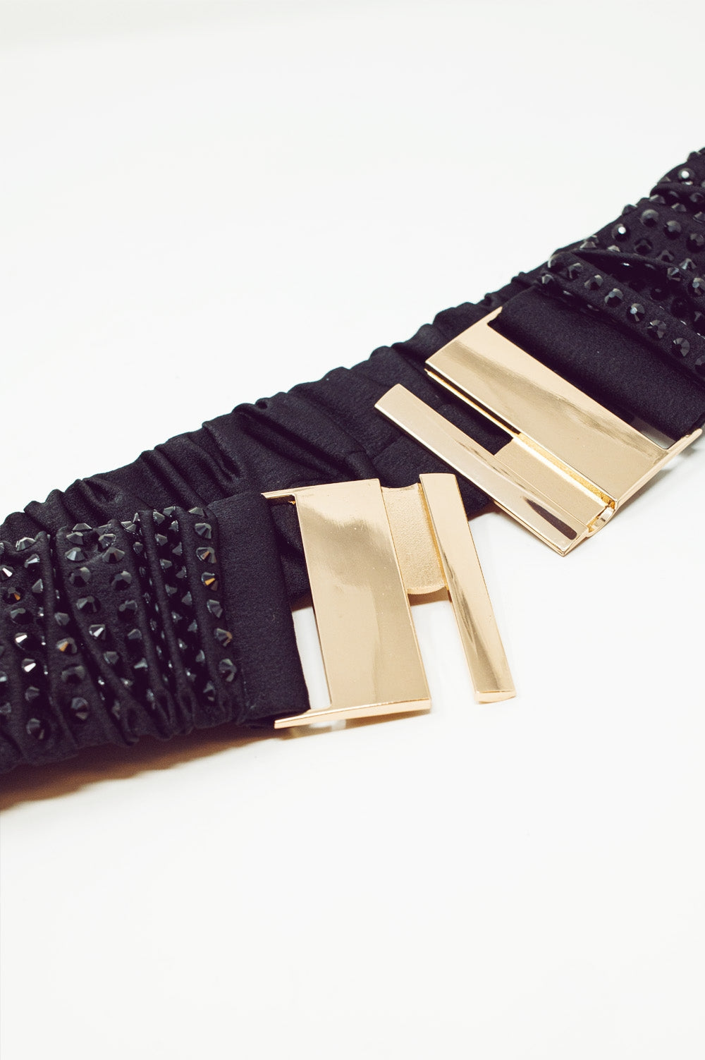 Elasticated Beaded Belt With Golden Buckle in Black