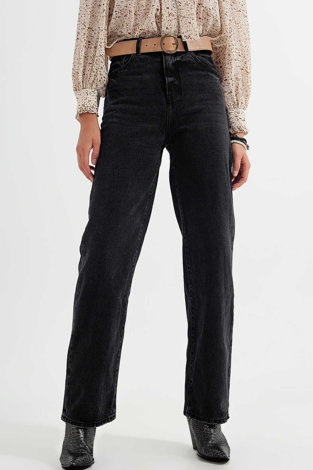 High Rise Straight Jeans in Washed Black